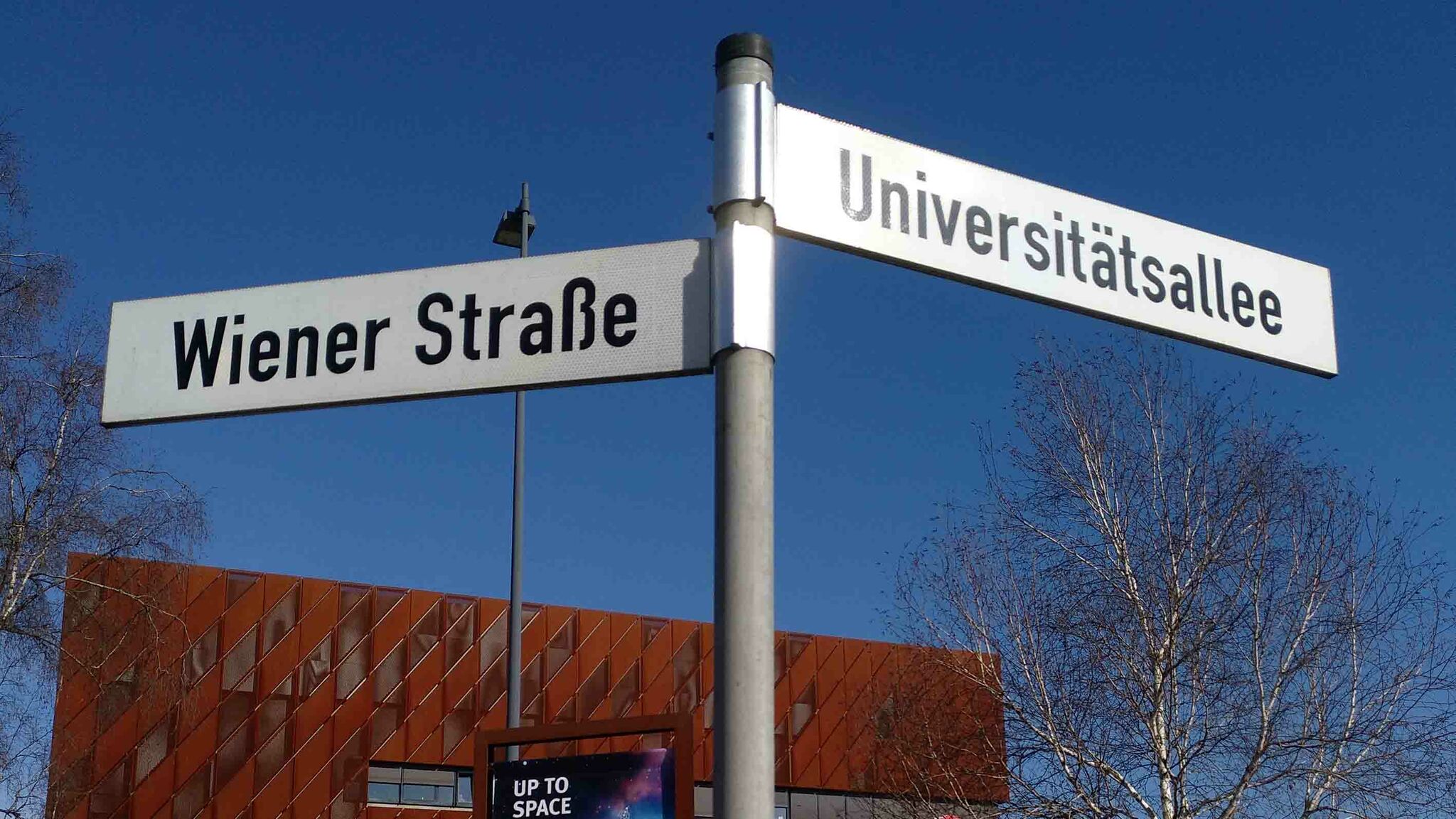 It took a few years until the street names for the university campus, which are still around today, were decided on.