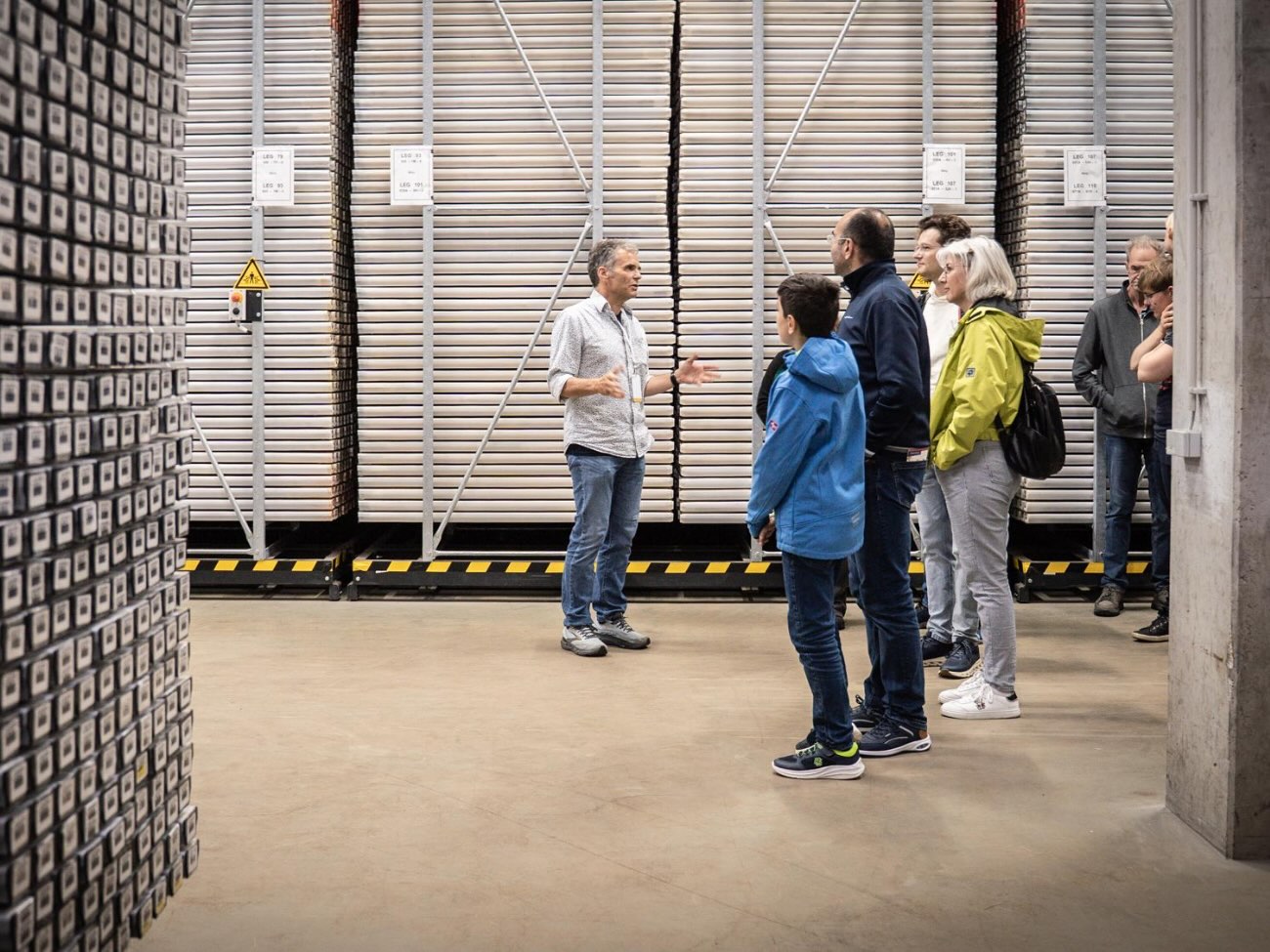 A guided tour of MARUM's elevated core repository. 