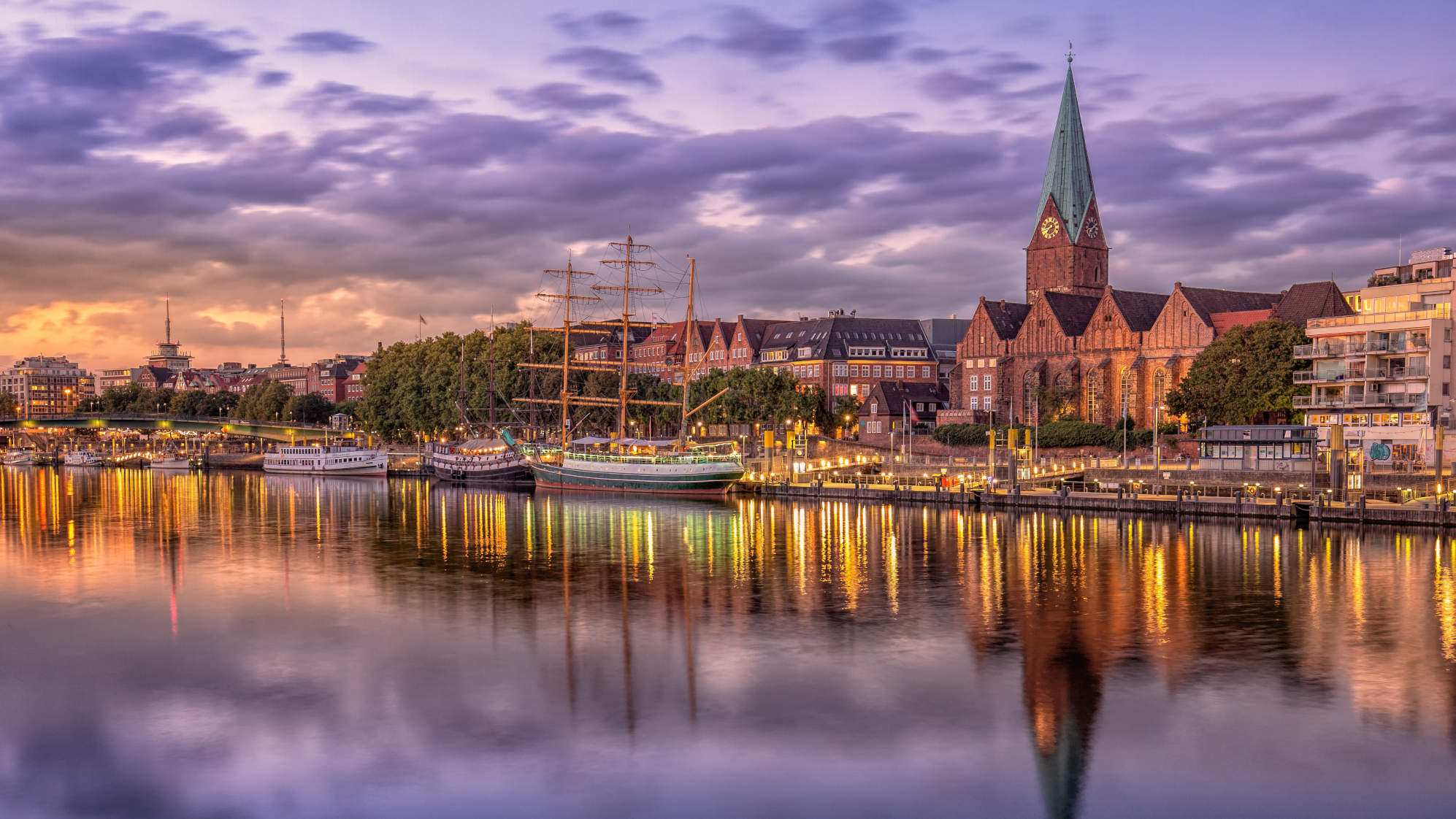 Overlooking the “Schlachte” at sunset