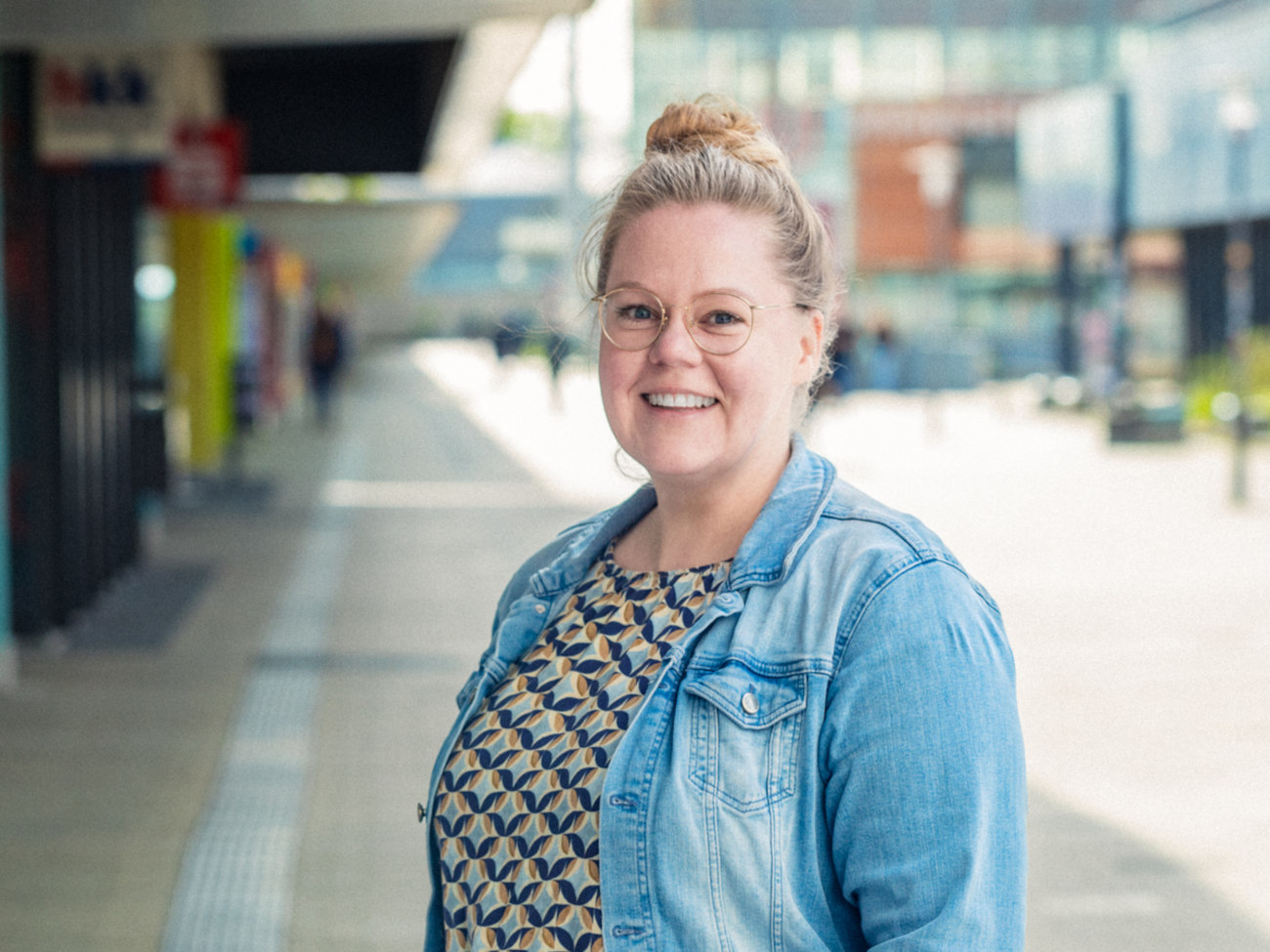 Svenja Renner steht auf dem Universitäts-Boulevard