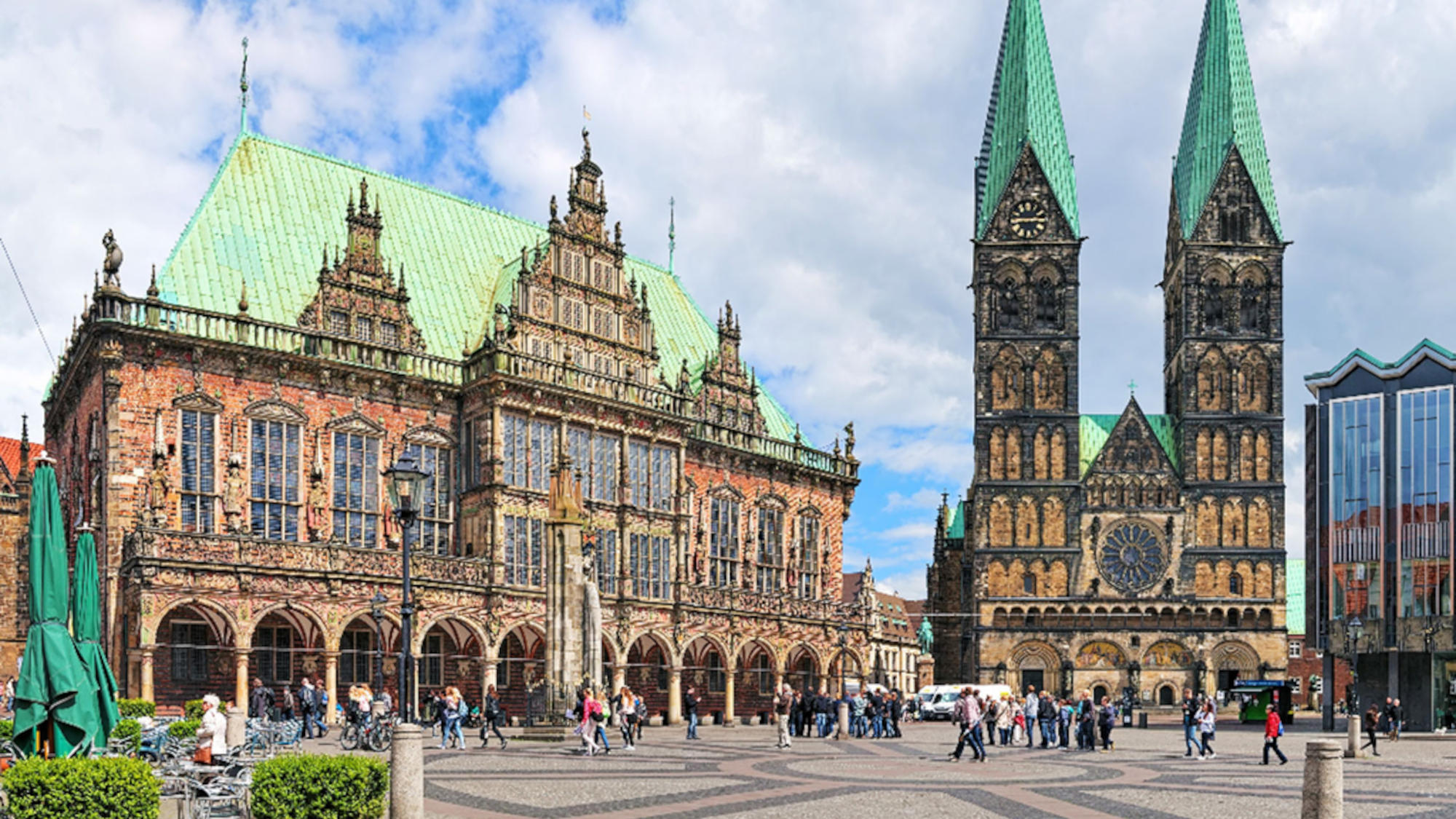 Der Marktplatz in Bremen mit dem Bremer Rathaus, dem Bremer Dom und der Bürgerschaft.