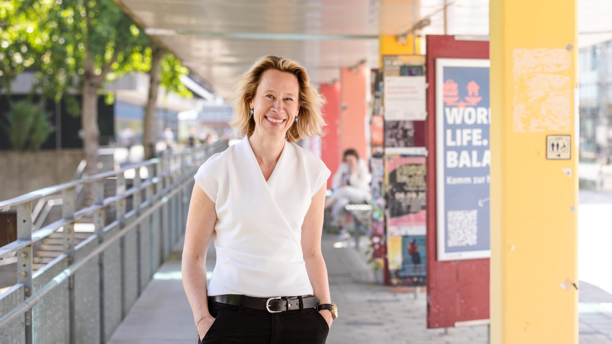 Photo of Karen Struve smiling at the camera.